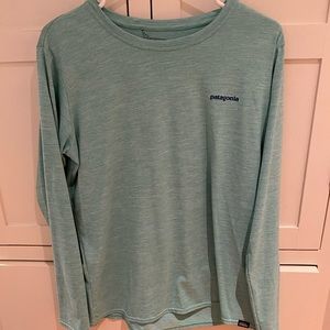 Womens Patagonia long sleeve tee. Size XL. Sea green color.
